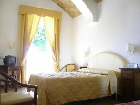 Hotel Belvedere Assisi 2*,  Italy